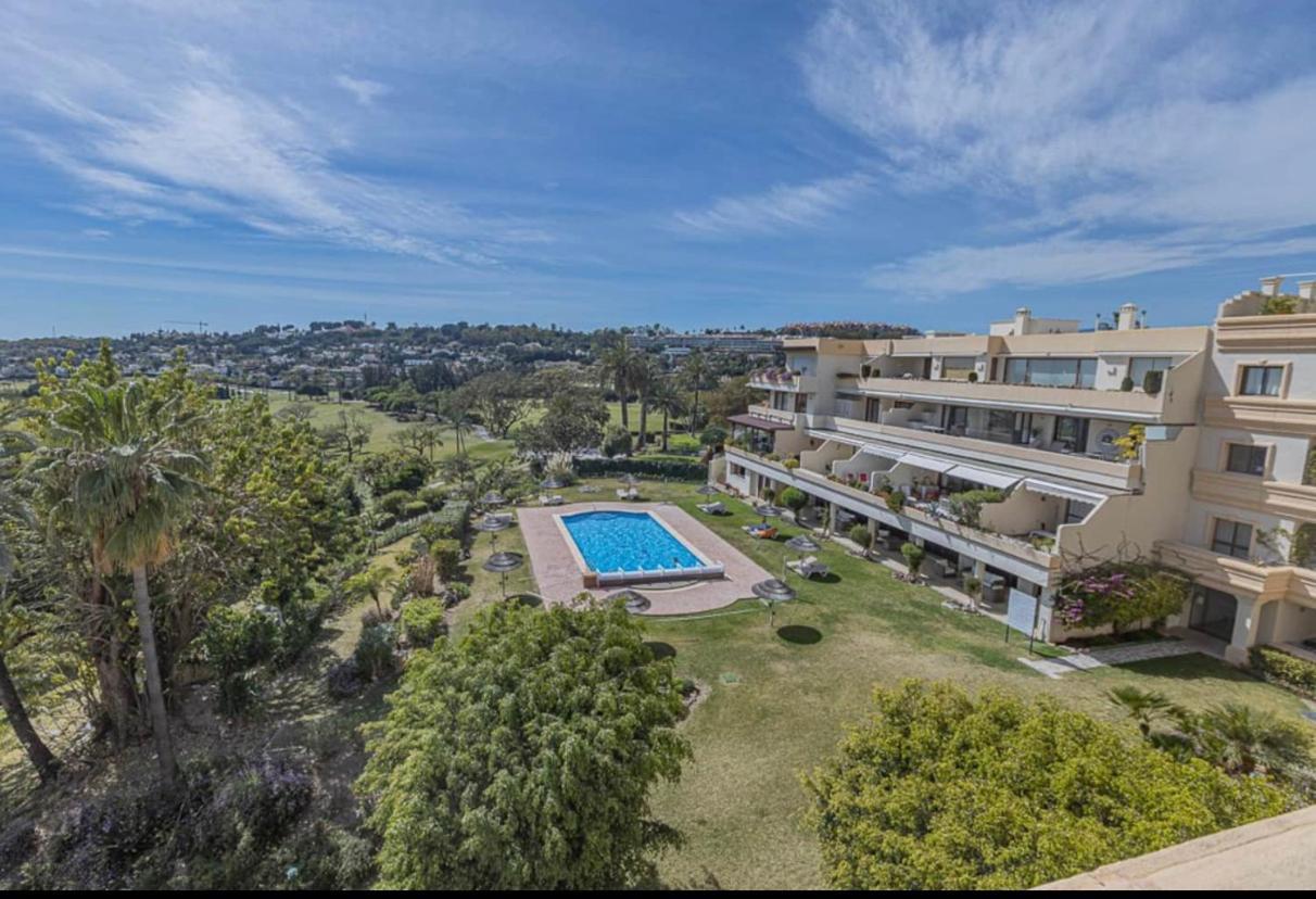 Elegant In Del Golf, 5 Stars & Front Line Golf In Puerto Banus *