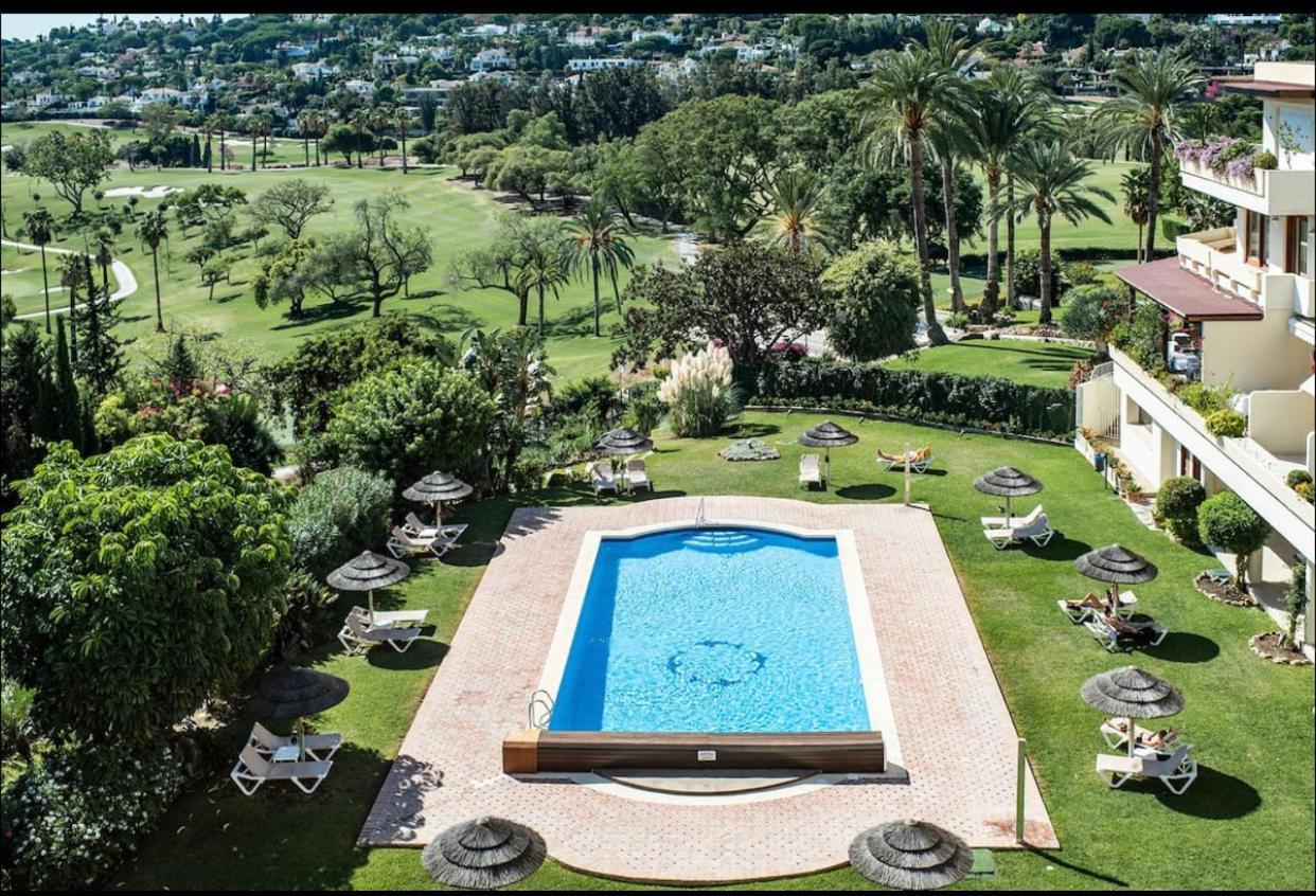 Elegant In Del Golf, 5 Stars & Front Line Golf In Puerto Banus Apartment *